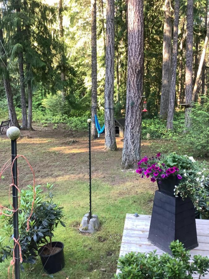 Cedar Song B&B Parksville Dış mekan fotoğraf