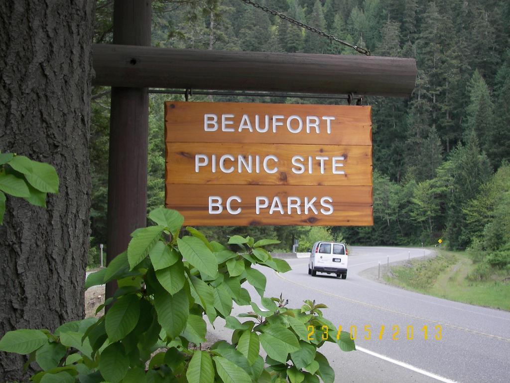 Cedar Song B&B Parksville Dış mekan fotoğraf