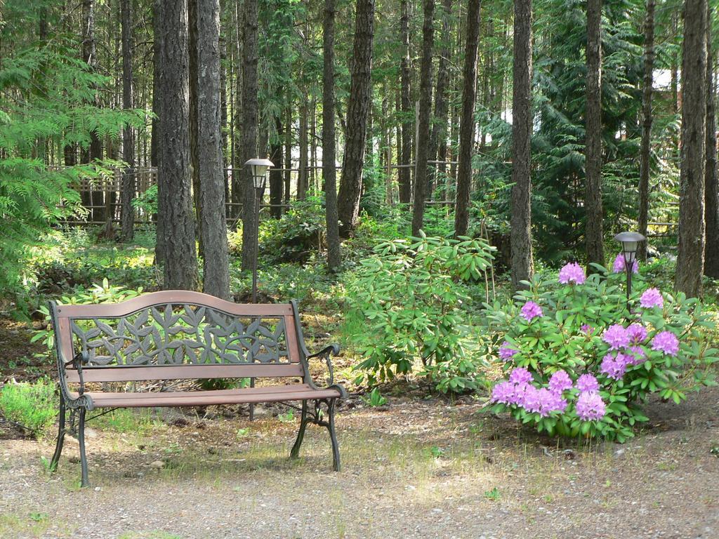 Cedar Song B&B Parksville Oda fotoğraf