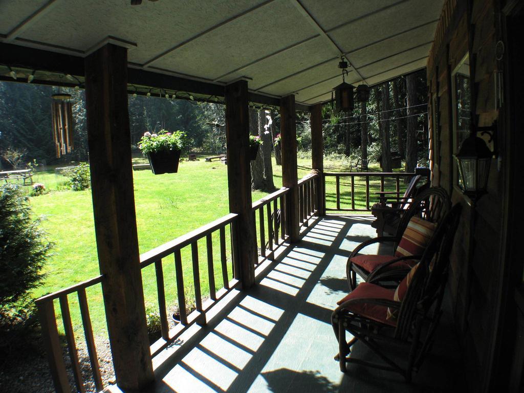 Cedar Song B&B Parksville Dış mekan fotoğraf