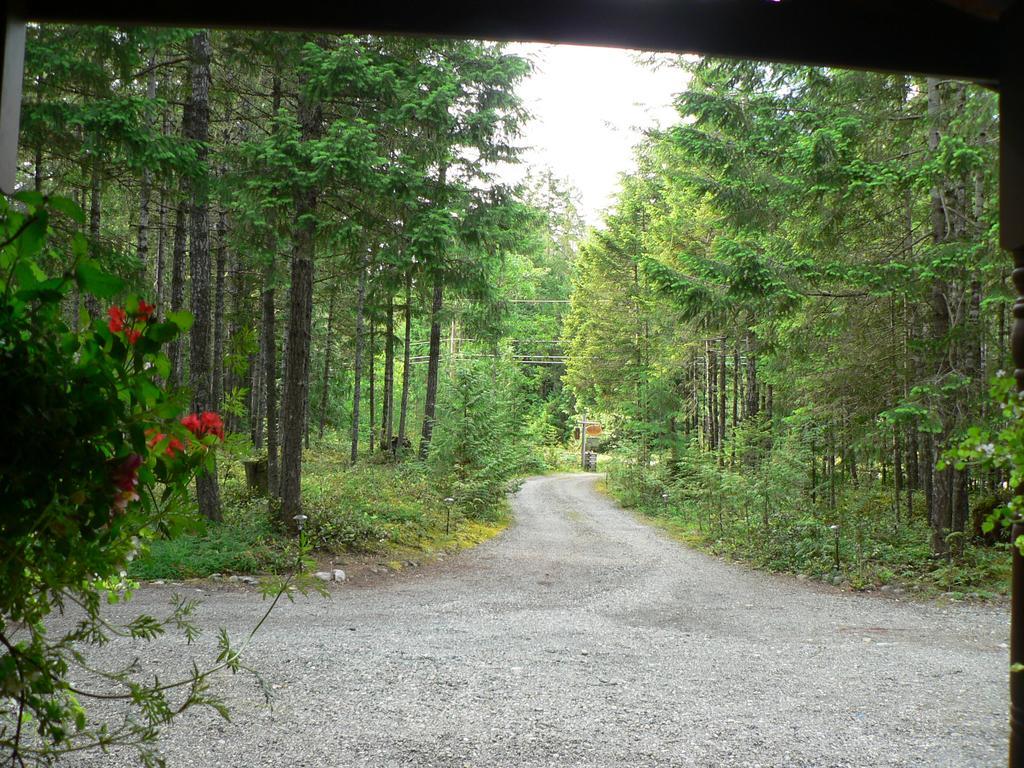 Cedar Song B&B Parksville Dış mekan fotoğraf